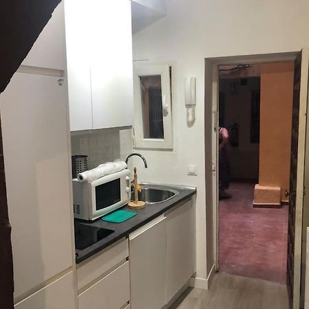 Apartamento Tesorito, Estudio Individual En Malasana, Bajo Pequeno En Calle Del Tesoro Madrid Exterior foto